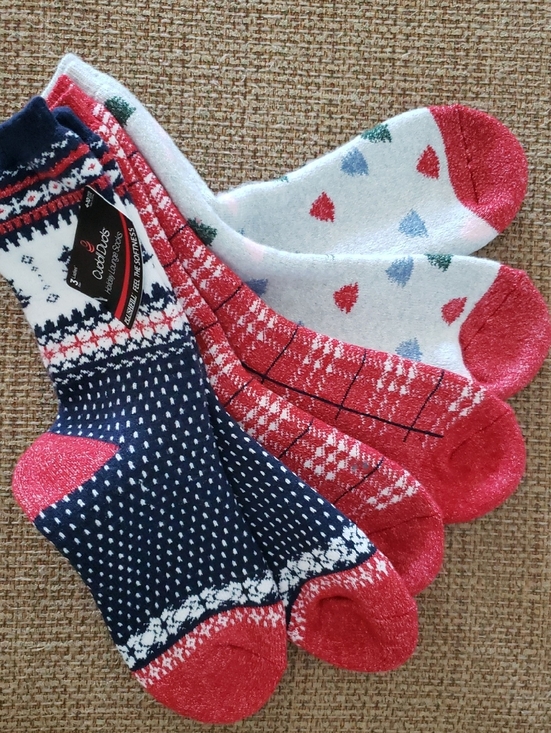 Cuddl Duds Other - NWT-Cuddl Duds Ladies 3-Pack Patterned Holiday Lounge Socks Ladies Shoe SZ 4-10